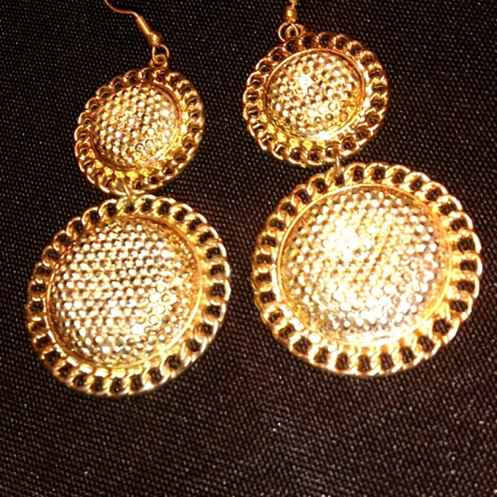 - (Any 2 for $12) Fashion gold-tone earring